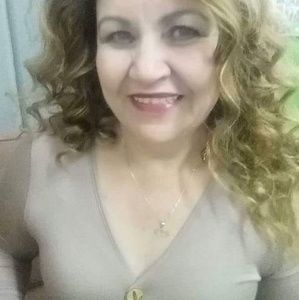 Meet your Posher, Estela